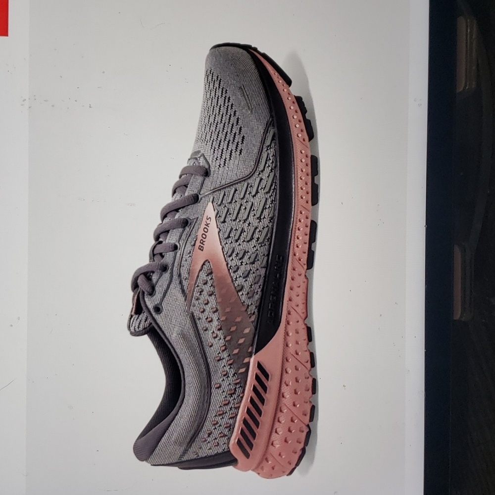 Brooks Women's Gray and Pink Running Sneakers